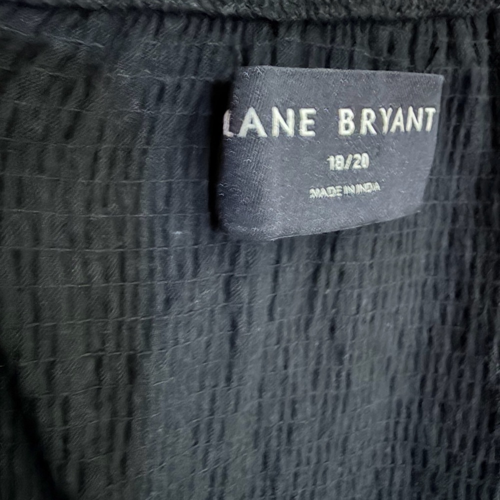 Lane Bryant Black Sleeveless Tank Top 18/20 Decorative Buttons - Picture 2 of 10